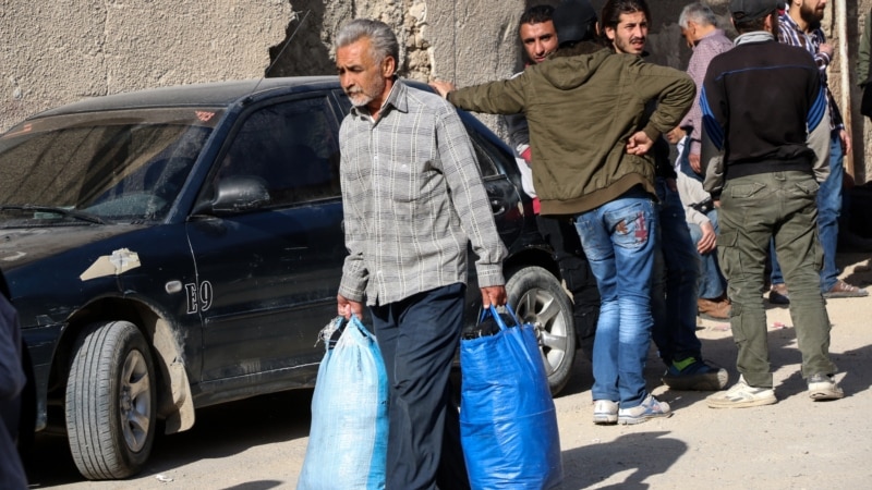 Из Дамаска эвакуируются жители и разоруженные противники Башара Асада