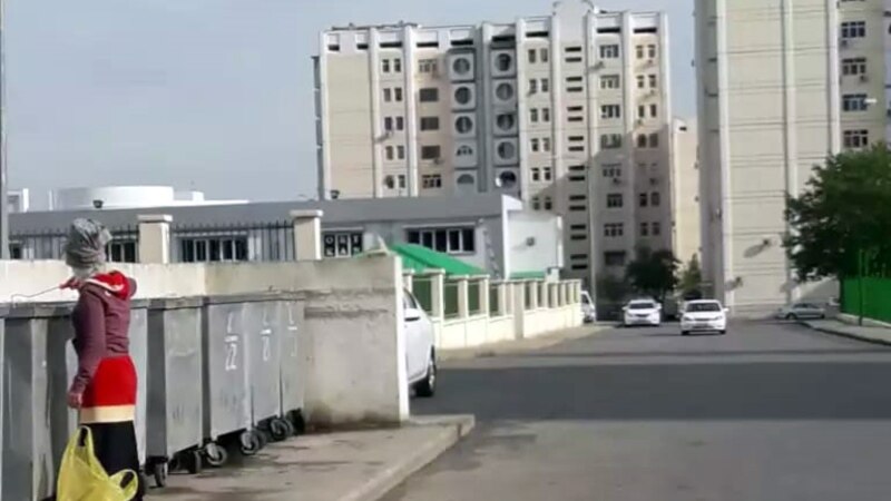Aşgabatda polisiýa zibil dörýänlere garşy 'göreşi' täze derejä çykarýar