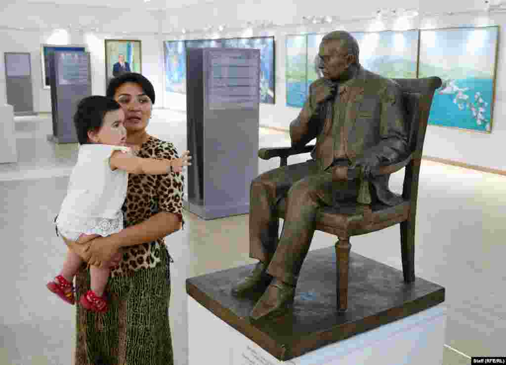 Bronze busts and statues of Karimov are also on display. The exhibition is staffed full-time by a guide who offers free tours in English, Uzbek, or Russian.