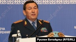 Қалмұханбет Қасымов, Қазақстан ішкі істер министрі.