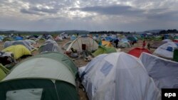 Kamp u Idomeniju, 25. mart 2016.