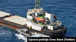 Brod "Aresa", na kom su krajem februara 2020., u vodama Venecuele, uhapšena petorica državljana Crne Gore. Na brodu je zaplijenjeno 5,7 tona kokaina.
