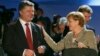 Пятро Парашэнка і Ангела Мэркель на саміце НАТО