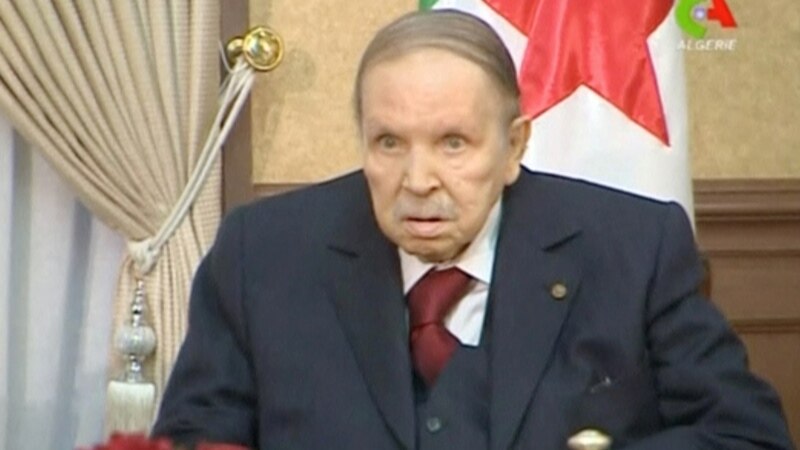 Dorëhiqet presidenti i Algjerisë, Abdelaziz Bouteflika