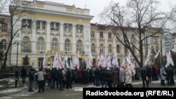 Прихильники Тимошенко під стінами суду в Харкові