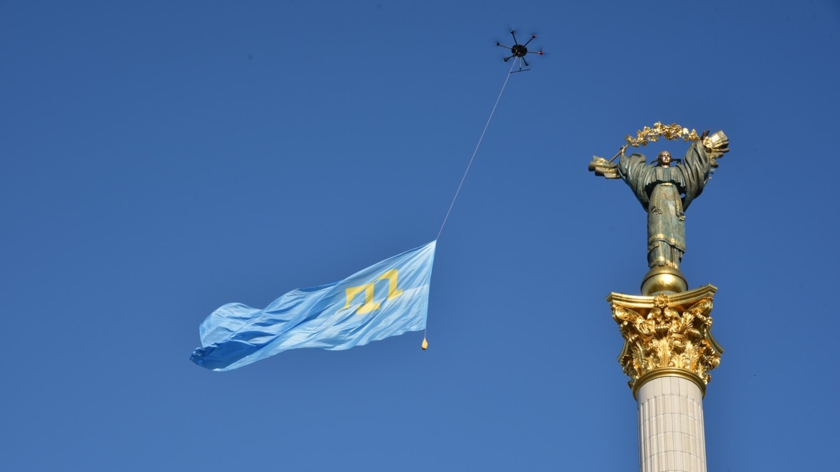 У Криму окупаційна влада роздає активістам «застереження» перед днем кримськотатарського прапора