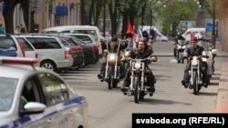 Pamje e motoçiklistëve rusë "Ujqit e Natës"