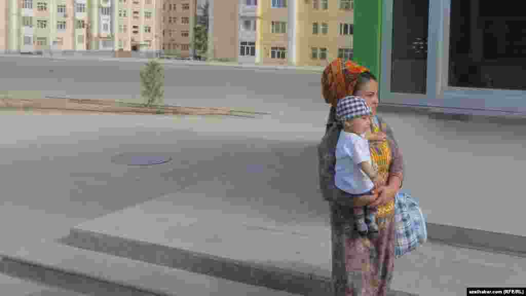 На улице Ашхабада 