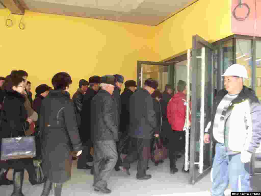 В день открытых дверей университет посетили около 200 жителей Нарына. 