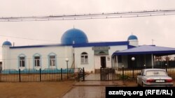 Мечеть в поселке Шубаркудык Темирского района Актюбинской области. 16 ноября 2013 года.