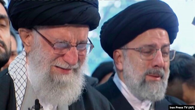 Iranianët vajtojnë për komandantin e vrarë