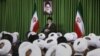هشدار خامنه‌ای نسبت به «انقلاب‌زدایی» از حوزه علمیه قم