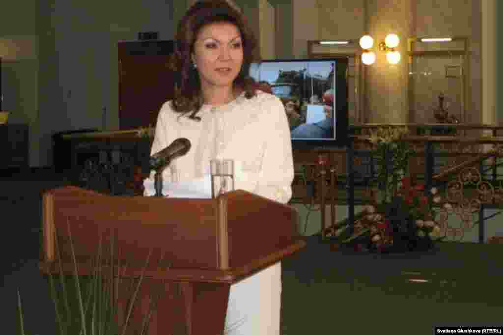 Qazaxıstan: Prezident Nursultan Nazarbayevin qızı, parlamentin deputatı Dariqa Nazarbayeva.