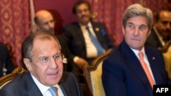 Американскиот државен секретар Џон Кери и шефот на руската дипломатија Сергеј Лавров на состанок за Сирија, Лозана, 15.10.2016.