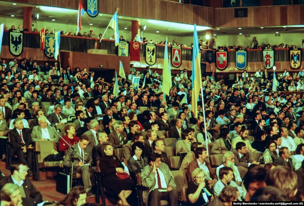 Під час Установчого з’їзду Народного руху України, який проходив у Києві 8–10 вересня 1989 року