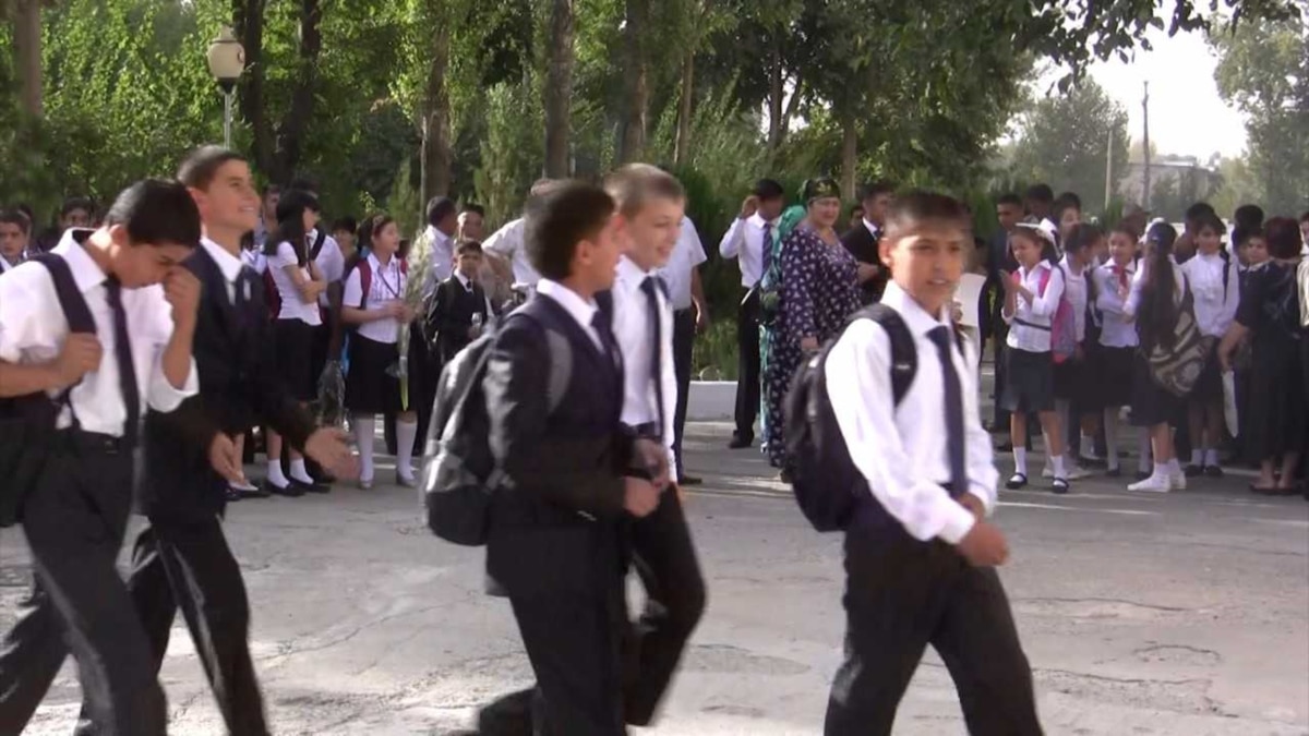 Russia To Send Teachers, Textbooks To Tajik Secondary Schools