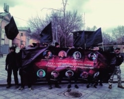 Пикет в поддержку заключенных анархистов, организованный "Народной самообороной", 2015