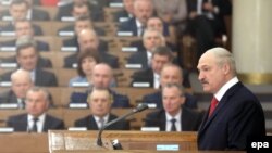 Олександр Лукашенко під час виступу в парламенті Білорусі, 21 квітня 2016 року