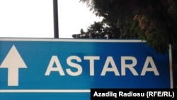 Astarada yol nişanı