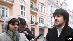 Lawyer Murad Musayev speaks to the press outside the court in Moscow.