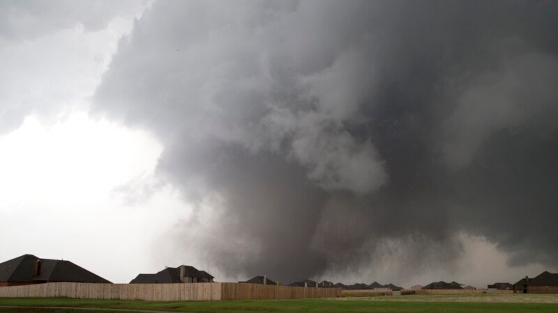 Shtatë të vdekur pasi tornadot godasin Ajovën