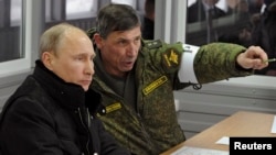 Vladimir Putin və Sergei Shoigu
