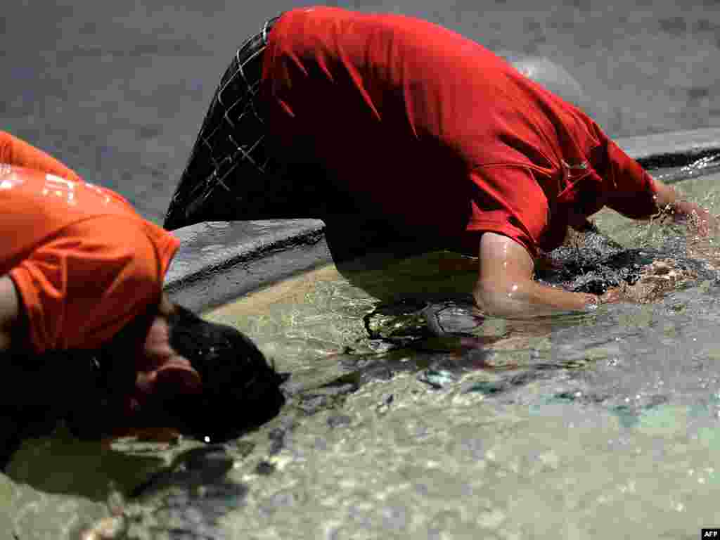 Italija - Rim, Piazza del Popolo, termostati su zabilježili temperaturu od 40 stupnjeva Celsiusa, 16.07.2010.