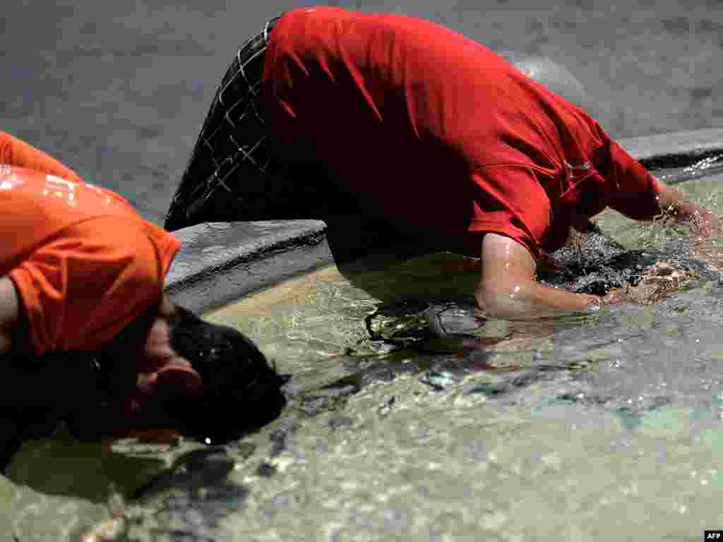 Italija - Rim, Piazza del Popolo, termostati su zabilježili temperaturu od 40 stupnjeva Celsiusa, 16.07.2010. 