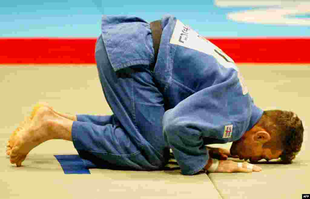In Athens in 2004, Iranian judoist Arash Miresmaili went on an eating binge before his match and was disqualified for being overweight. He said it was in protest at being scheduled to fight a competitor from Israel, a state Iran does not recognize.