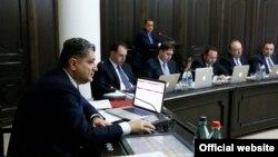Armenia -- Prime Minister Tigran Sarkisian chairs a cabinet meeting in Yerevan, 26Dec2013