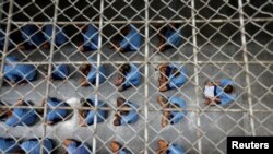 Заключенные в тюрьме Таиланда.