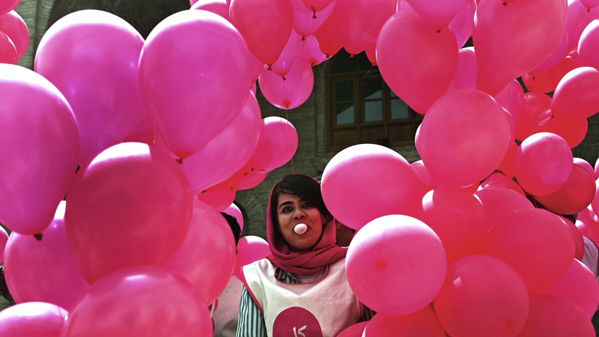 Движение шариков. Акция против воздушных шаров. Bubblegum Afghanistan. Bubblegum Afghan.