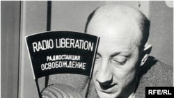 1956. Журналист нью-йоркского бюро радио "Освобождение" Борис Оршанский