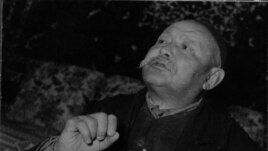 Манасчы Саякбай Каралаев.