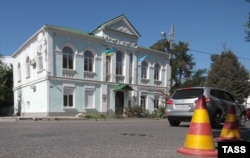 The building in the Crimean capital, Simferopol, of the Crimean Tatar assembly, the Mejlis (file photo)