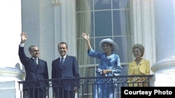محمد رضا شاه پهلوی و فرح دیبا به همراه ریچارد نیکسون و همسرش
