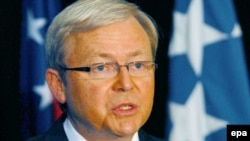 Australia's Foreign Minister, Kevin Rudd, says Assange is not responsible for the release of the American diplomatic cables.