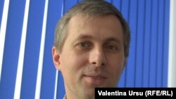 Vladislav Gribincea în studioul Europei Libere la Chișinău