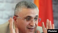 Председатель Центральной избирательной комиссии Армении Гарегин Азарян