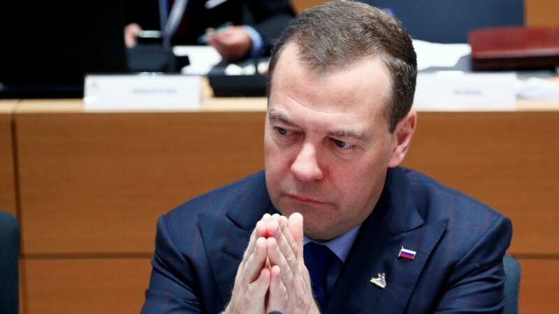 Medvedev: Do të ndalojmë importin e disa produkteve ukrainase 