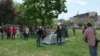 Средношколците кампуваат пред Министерството за образование