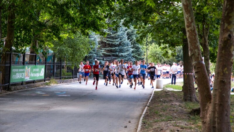 Коронавирус: российские власти анонсировали участие более 2 тысяч человек в марафоне в Евпатории