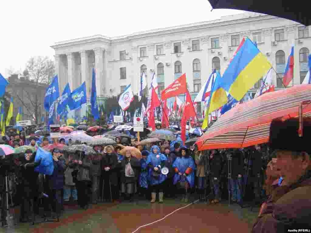 Акмәчәттә&nbsp;&quot;Русское единство&quot; фиркасе оештырган митинг