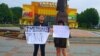 Пікет у Рівному, 25 травня 2019 року. Двох молодих людей, які тримали плакати з надписами «Імпічмент президенту» та «Сказав. Порушив. Пішов!» затримала поліція і склала адміністративні протоколи, що викликало гостру критику в українському суспільстві