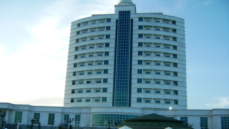 Diňle: Myhmanhanalardaky bikanun 'biznesiň' arkasynda kimiň durýandygy belli däl