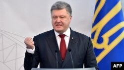 Петро Порошенко заявив, що Україна використовує для цього механізм міжнародних судів і міжнародної юстиції