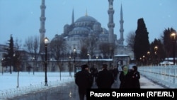 Sheshi Sultanahmet në Stamboll - foto arkivi