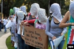 طی هفته‌های گذشته اعتراضات در مکزیک به ماجرای ناپدید شدن دانشجویان ادامه داشته و رئیس‌جمهوری آن کشور را با چالشی جدی روبه‌رو کرده است