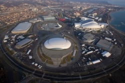 Олимпиада в Сочи стала самой дорогой в истории Олимпиадой. Ее организация обошлась более чем в 50 миллиардов долларов, в четыре раза дороже, чем следующая зимняя Олмипиада в Пхенчхане