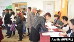 Голосование на избирательном участке в Тюмени